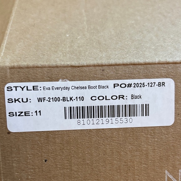 Nisolo Black Eva Everyday Chelsea Boot - Picture 7 of 8